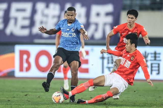 骑士正式续约哈登，合同详情与合练消息曝光
